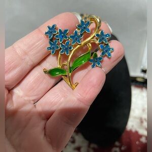 Vintage Rafaelia Brooch Forget-Me-Not Bouquet.  Purple Flowers and Gold Tone